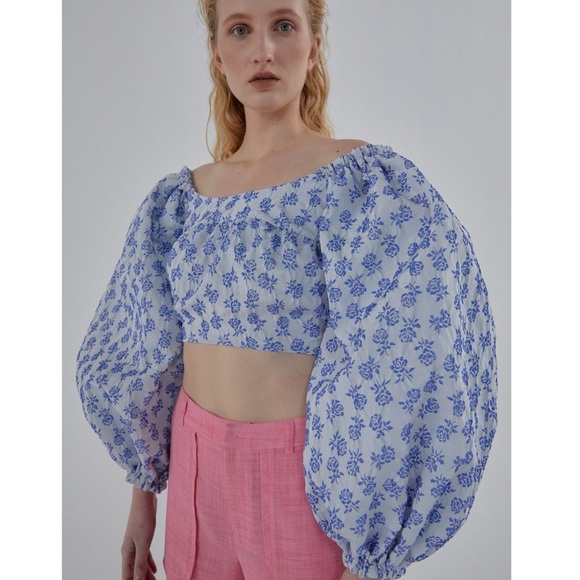 SOLD Loéil Barzio Jacquard Floral Open Back Top - Picture 5 of 10